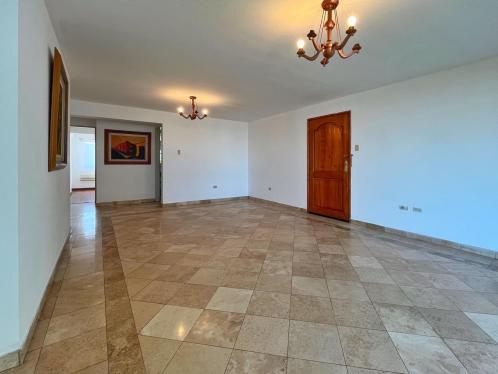 Departamento en Venta de 3 dormitorios ubicado en Miraflores