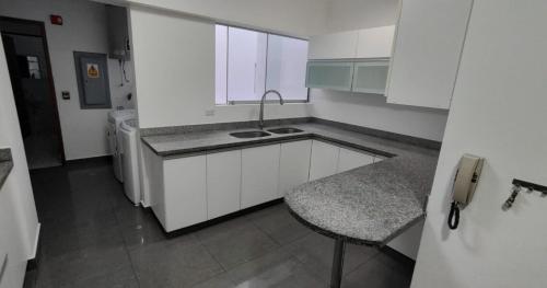 Departamento en Venta de 3 dormitorios ubicado en Miraflores