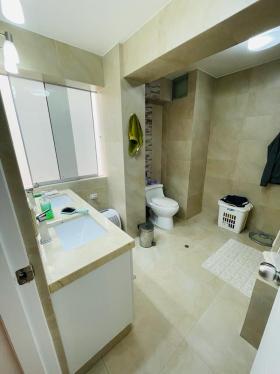 Departamento de 2 dormitorios y 3 baños ubicado en Santiago De Surco