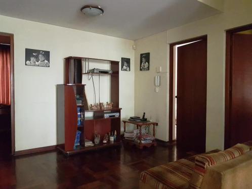 Casa de 4 dormitorios y 4 baños ubicado en Santiago De Surco