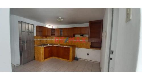 Departamento de 4 dormitorios y 2 baños ubicado en Surquillo