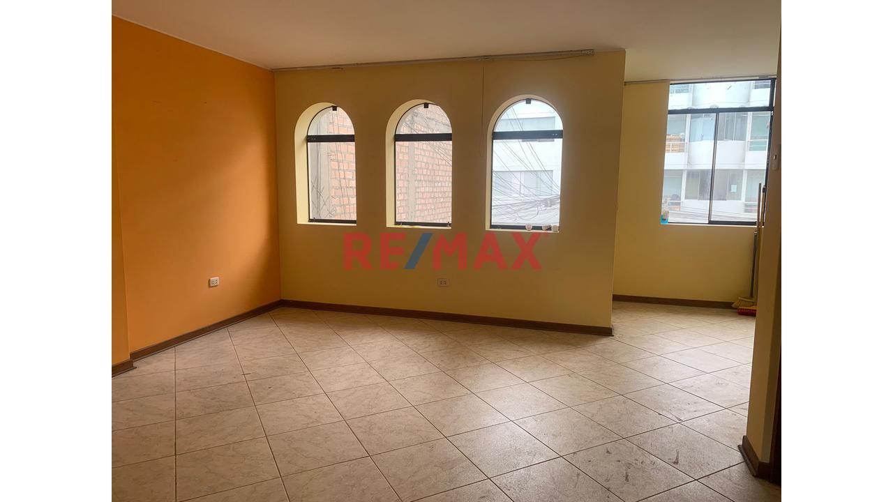 Departamento en Venta ubicado en Ate a $398