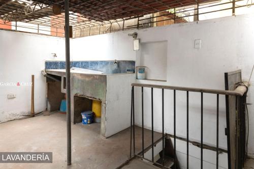 Departamento en Venta de 2 dormitorios ubicado en Cercado De Lima