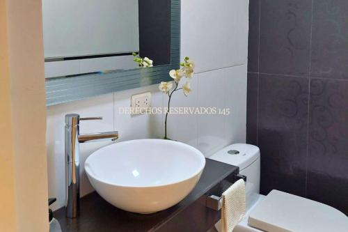 Departamento en Venta de 2 dormitorios ubicado en Santiago De Surco