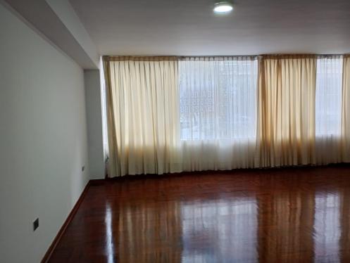 Departamento en Alquiler ubicado en Av. Alberto Del Campo