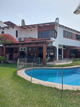 Casa en Venta ubicado en La Molina a $977,000