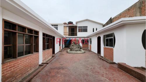 Casa en Venta de 4 dormitorios ubicado en Chorrillos