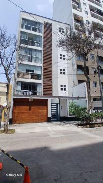 Departamento en Venta de 3 dormitorios ubicado en Cercado De Lima