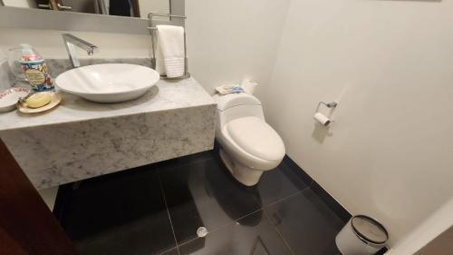 Baño de servicio