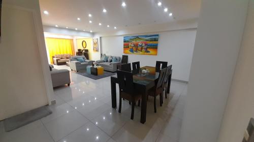 Bajo precio Departamento en Alquiler en Miraflores