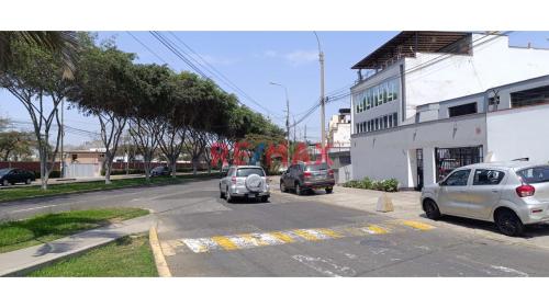 Casa en Alquiler ubicado en Av. La Fontana