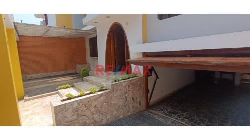 Casa en Venta de 5 dormitorios ubicado en La Molina