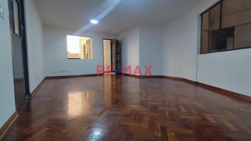 Bajo precio Departamento en Venta en Cercado De Lima