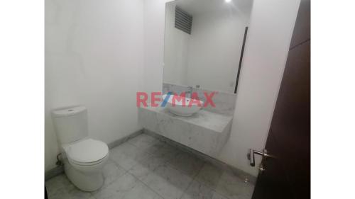 Departamento de 4 dormitorios y 5 baños ubicado en Santiago De Surco