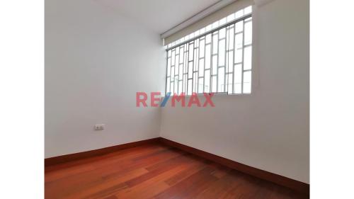 Bajo precio Departamento en Venta en Santiago De Surco