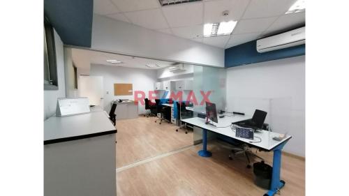 Bajo precio Oficina en Alquiler en Miraflores