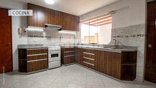 Departamento en Venta de 4 dormitorios ubicado en Cercado De Lima