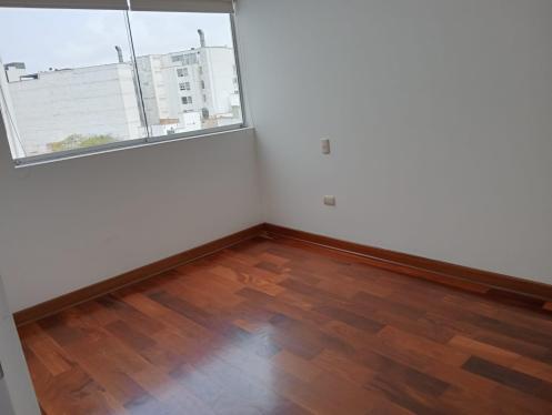 Departamento en Alquiler de 3 dormitorios ubicado en Miraflores