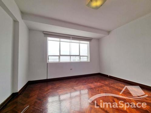 Bajo precio Departamento en Alquiler en San Isidro