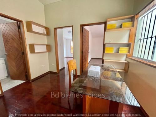 Casa de 3 dormitorios y 2 baños ubicado en Santiago De Surco