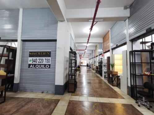 Amplio Local comercial ubicado en Surquillo