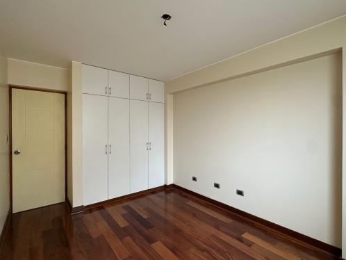 Departamento en Venta de 4 dormitorios ubicado en Santiago De Surco