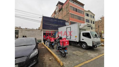 Bajo precio Local comercial en Venta en Independencia