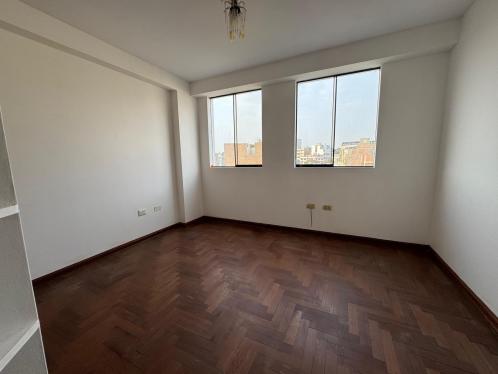 Departamento de 3 dormitorios ubicado en Santiago De Surco