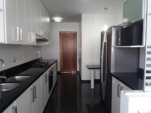 Departamento en Alquiler de 3 dormitorios ubicado en Miraflores