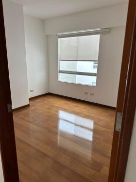 Bajo precio Departamento en Alquiler en Miraflores