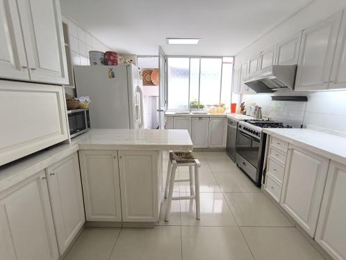 Departamento de 3 dormitorios y 2 baños ubicado en San Isidro