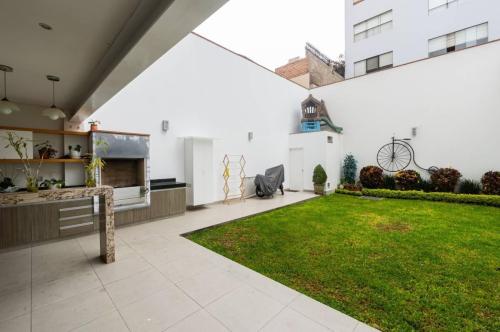 Casa de 5 dormitorios ubicado en San Isidro Casa de 5 dormitorios ubicado en San Isidro
