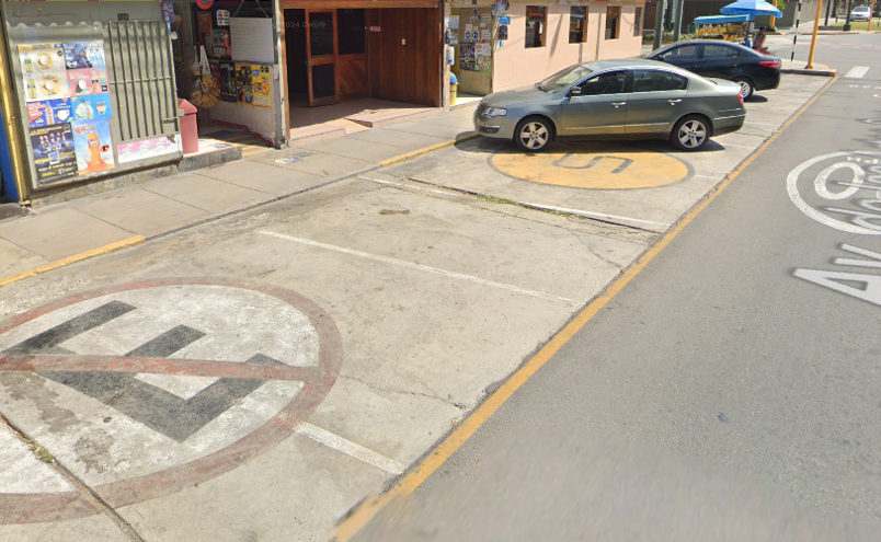 Local comercial en Alquiler ubicado en Av. De Las Artes Sur Local comercial en Alquiler ubicado en Av. De Las Artes Sur