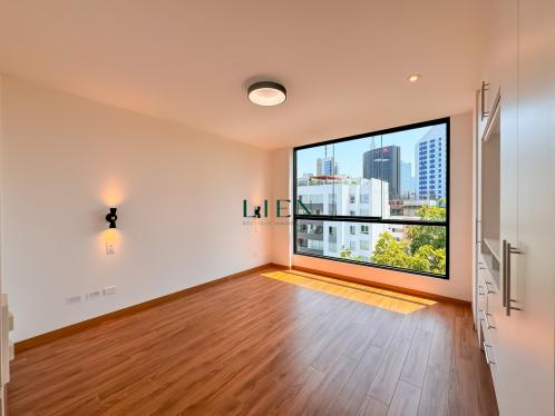 Departamento de 3 dormitorios y 3 baños ubicado en San Isidro