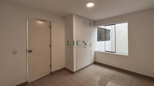 Departamento en Venta ubicado en Frente A Parque | Zona Tranquila | 4 Cuadras De Molina Plaza | No Tiene Ascensor