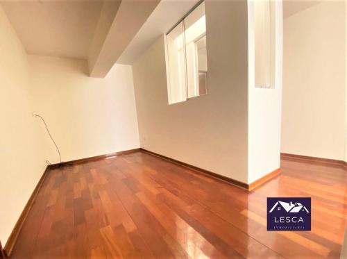 Departamento en Alquiler de 3 dormitorios ubicado en Miraflores