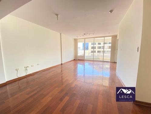 Bajo precio Departamento en Alquiler en Miraflores