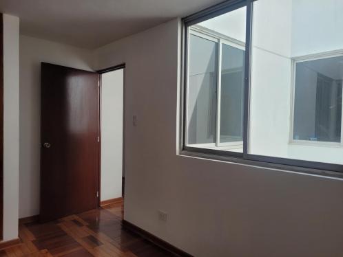 Departamento de 2 dormitorios y 2 baños ubicado en Santiago De Surco