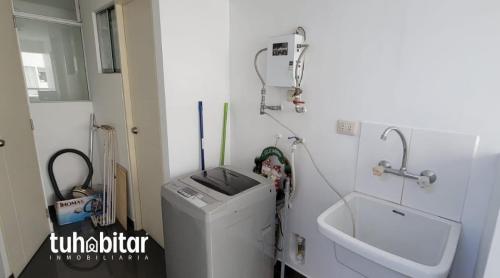 Departamento en Alquiler de 3 dormitorios ubicado en Miraflores