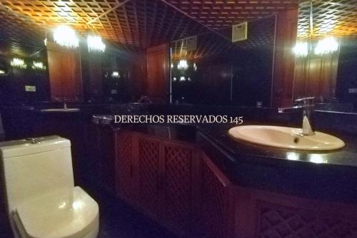 Casa de 4 dormitorios y 4 baños ubicado en Santiago De Surco