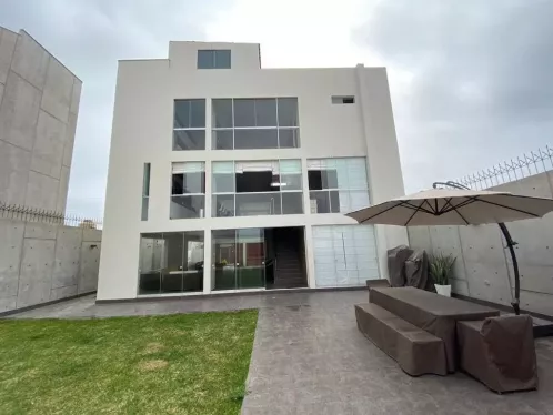 Casa de Playa en Venta ubicado en Cerro Azul a $275,000