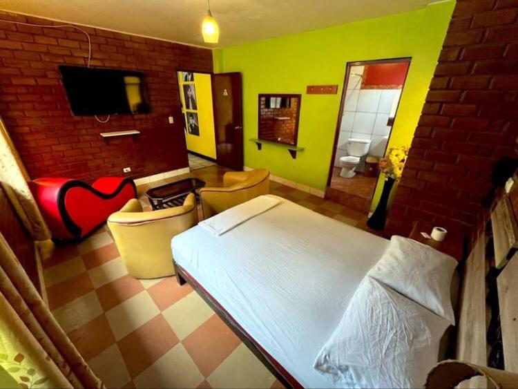 Hotel de 15 dormitorios y 1 baños ubicado en San Martin De Porres Hotel de 15 dormitorios y 1 baños ubicado en San Martin De Porres