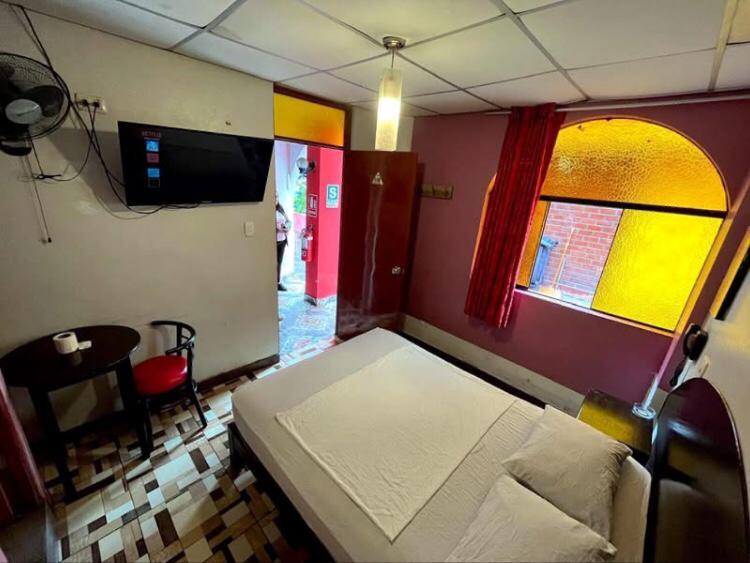 Hotel de 15 dormitorios ubicado en San Martin De Porres Hotel de 15 dormitorios ubicado en San Martin De Porres