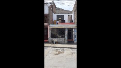 Casa de 5 dormitorios y 2 baños ubicado en San Martin De Porres