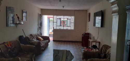 Casa de 5 dormitorios y 2 baños ubicado en San Martin De Porres