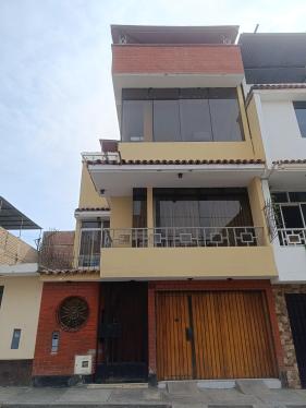 Casa en Venta ubicado en San Juan De Lurigancho a $230,000