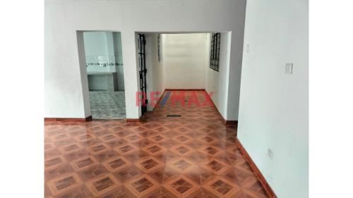 Departamento de 3 dormitorios y 2 baños ubicado en San Juan De Lurigancho