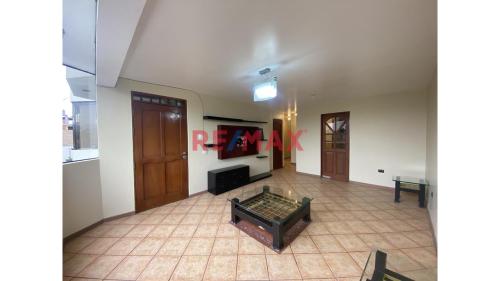 Departamento de 3 dormitorios y 2 baños ubicado en La Molina