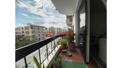 Departamento de 3 dormitorios y 3 baños ubicado en San Borja