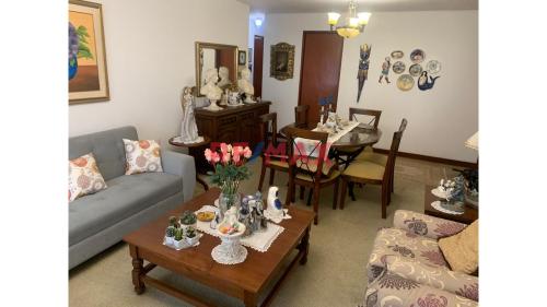 Departamento de 3 dormitorios ubicado en San Isidro